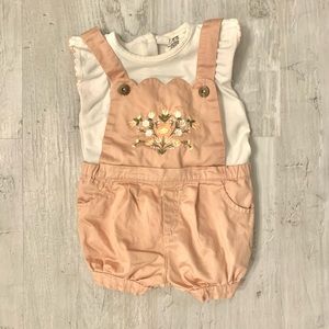 NWOT 6-9mo baby girl outfit
